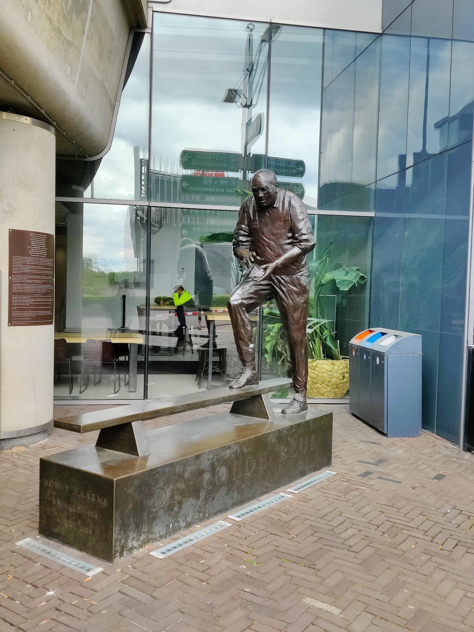 1807a418c8a?width=3072&height=2304&crop=false&q=70